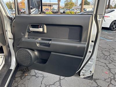 2007 Toyota FJ Cruiser   - Photo 11 - Sacramento, CA 95821