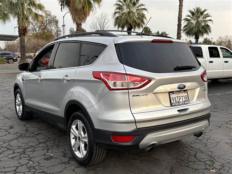 2015 Ford Escape SE photo 4