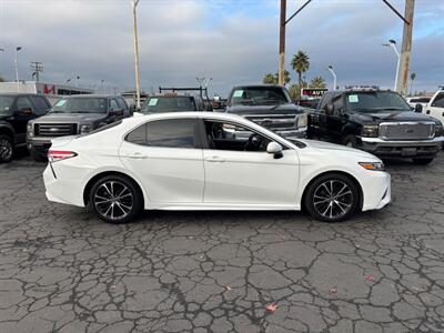 2020 Toyota Camry SE - Photo 2 - Sacramento, CA 95821