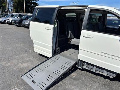 2010 Dodge Grand Caravan SE   - Photo 2 - Sacramento, CA 95821