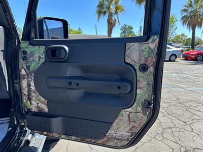 2010 Jeep Wrangler Sahara   - Photo 14 - Sacramento, CA 95821