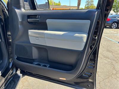 2012 Toyota Sequoia SR5   - Photo 12 - Sacramento, CA 95821