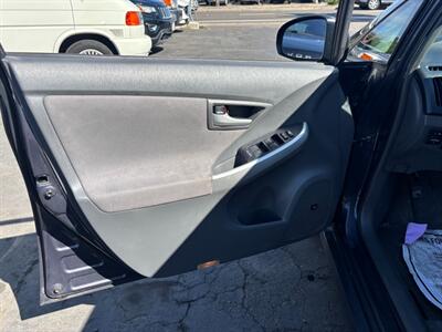 2010 Toyota Prius III   - Photo 13 - Sacramento, CA 95821
