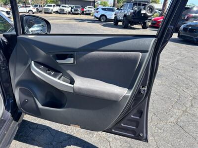 2010 Toyota Prius III   - Photo 11 - Sacramento, CA 95821