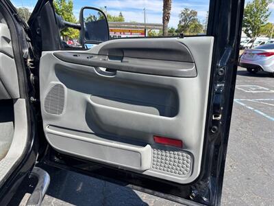 2004 Ford F-350 XLT   - Photo 12 - Sacramento, CA 95821