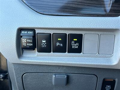 2017 Toyota Sienna XLE 7-Passenger - Photo 18 - Sacramento, CA 95821