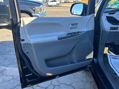 2017 Toyota Sienna XLE 7-Passenger - Photo 16 - Sacramento, CA 95821
