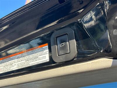 2017 Toyota Sienna XLE 7-Passenger - Photo 15 - Sacramento, CA 95821