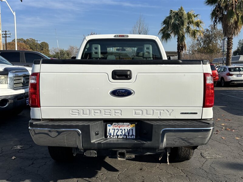 2015 Ford F-250 Super Duty XLT photo 4