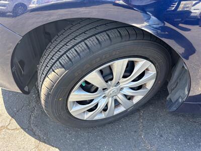 2013 Toyota Corolla LE   - Photo 14 - Sacramento, CA 95821