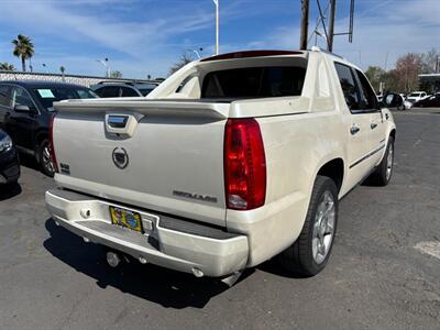 2011 Cadillac Escalade - Photo 2 - Sacramento, CA 95821