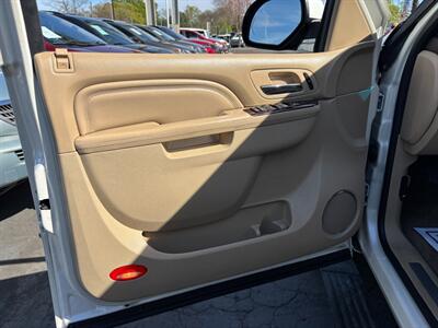2011 Cadillac Escalade - Photo 13 - Sacramento, CA 95821