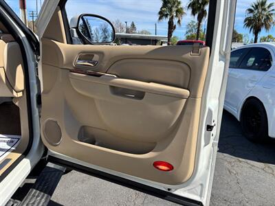2011 Cadillac Escalade - Photo 10 - Sacramento, CA 95821