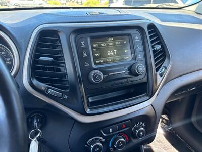 2018 Jeep Cherokee Latitude   - Photo 10 - Sacramento, CA 95821