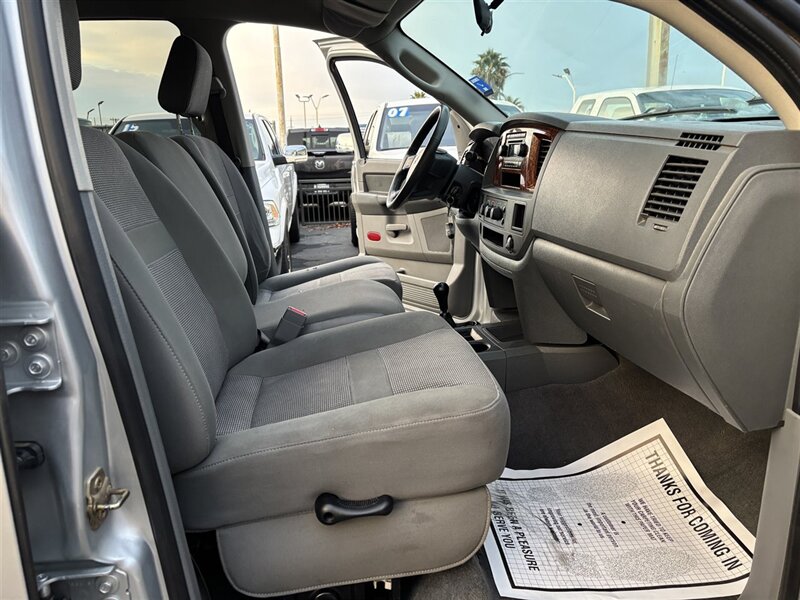 2006 Dodge Ram 2500 Pickup SLT photo 9