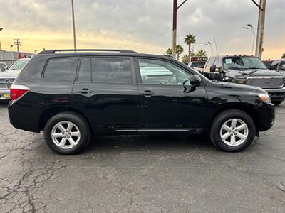 2010 Toyota Highlander   - Photo 2 - Sacramento, CA 95821