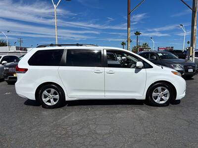 2012 Toyota Sienna LE 8-Passenger - Photo 2 - Sacramento, CA 95821