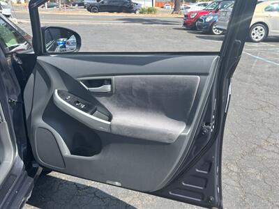 2010 Toyota Prius III   - Photo 11 - Sacramento, CA 95821