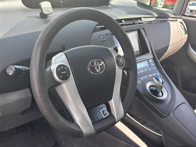 2010 Toyota Prius III   - Photo 14 - Sacramento, CA 95821