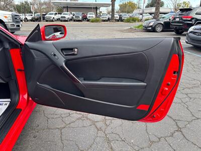 2013 Hyundai Genesis Coupe 3.8 Track   - Photo 11 - Sacramento, CA 95821