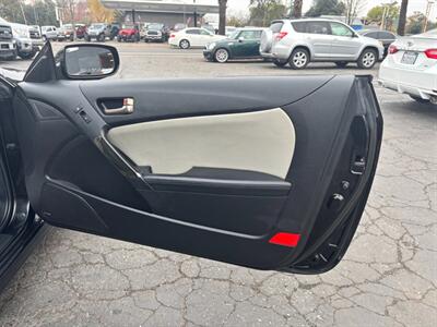 2013 Hyundai Genesis Coupe 2.0T Premium - Photo 10 - Sacramento, CA 95821