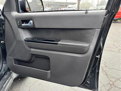 2011 Ford Escape Limited   - Photo 10 - Sacramento, CA 95821