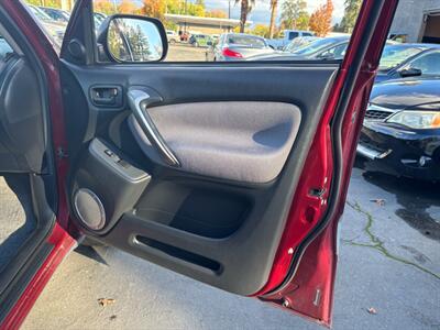 2005 Toyota RAV4 - Photo 10 - Sacramento, CA 95821