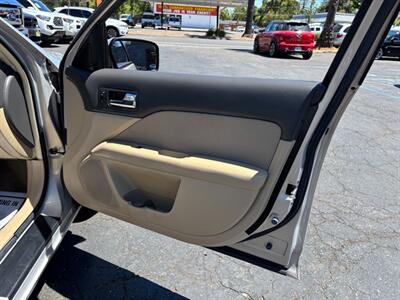 2010 Ford Fusion SE   - Photo 11 - Sacramento, CA 95821