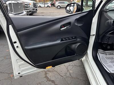 2019 Toyota Prius Prime Premium   - Photo 12 - Sacramento, CA 95821