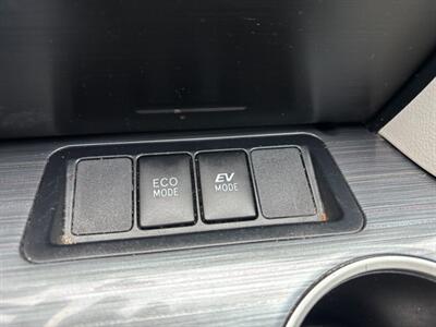 2012 Toyota Camry Hybrid XLE - Photo 17 - Sacramento, CA 95821