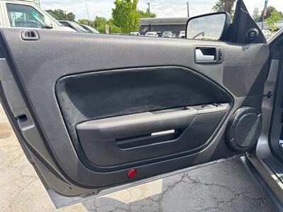 2005 Ford Mustang V6 Deluxe   - Photo 14 - Sacramento, CA 95821