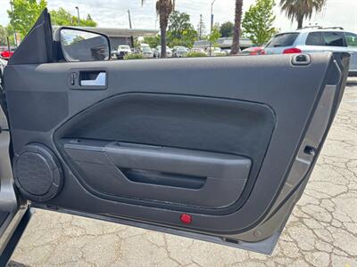 2005 Ford Mustang V6 Deluxe   - Photo 13 - Sacramento, CA 95821