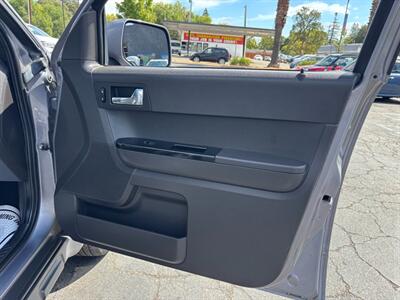 2008 Ford Escape Limited   - Photo 11 - Sacramento, CA 95821
