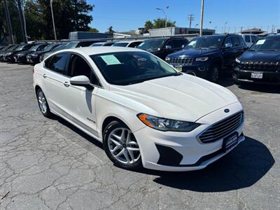 2019 Ford Fusion Hybrid SE - Photo 2 - Sacramento, CA 95821