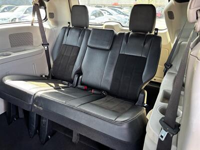 2019 Dodge Grand Caravan SXT   - Photo 9 - Sacramento, CA 95821