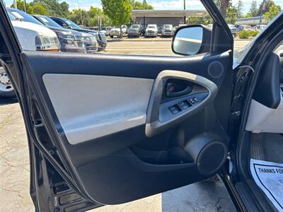 2009 Toyota RAV4   - Photo 15 - Sacramento, CA 95821