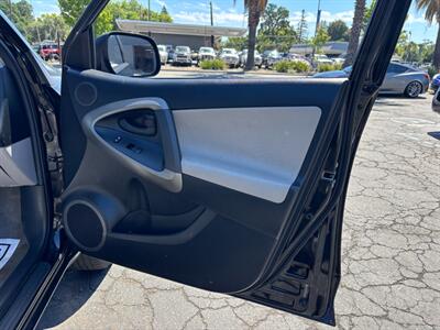 2009 Toyota RAV4   - Photo 14 - Sacramento, CA 95821