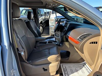 2013 Chrysler Town & Country Limited   - Photo 17 - Sacramento, CA 95821