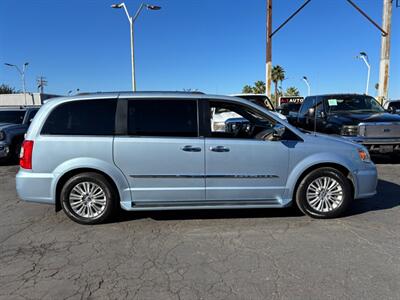 2013 Chrysler Town & Country Limited   - Photo 2 - Sacramento, CA 95821