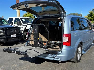 2013 Chrysler Town & Country Limited   - Photo 6 - Sacramento, CA 95821