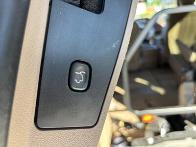 2013 Chrysler Town & Country Limited   - Photo 10 - Sacramento, CA 95821