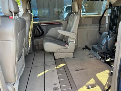 2013 Chrysler Town & Country Limited   - Photo 15 - Sacramento, CA 95821
