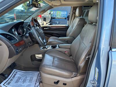 2013 Chrysler Town & Country Limited   - Photo 13 - Sacramento, CA 95821