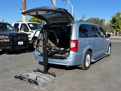 2013 Chrysler Town & Country Limited   - Photo 7 - Sacramento, CA 95821