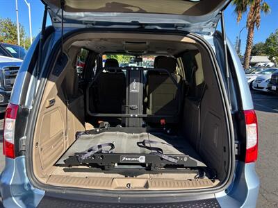 2013 Chrysler Town & Country Limited   - Photo 4 - Sacramento, CA 95821