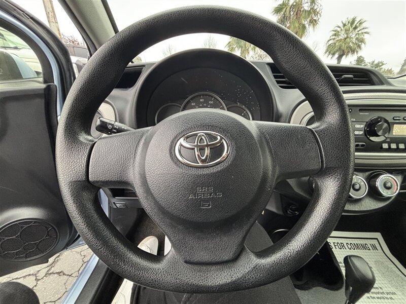 2014 Toyota Yaris L photo 15