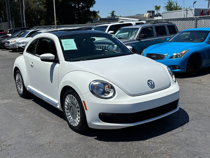 2014 Volkswagen Beetle-Classic 2.5L PZEV - Photo 1 - Sacramento, CA 95821