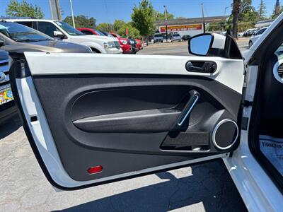 2014 Volkswagen Beetle-Classic 2.5L PZEV   - Photo 18 - Sacramento, CA 95821
