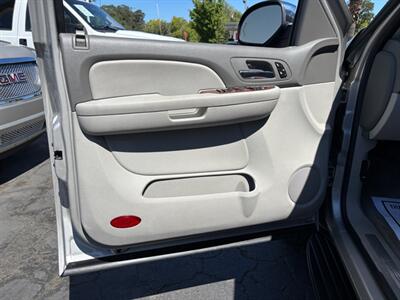 2007 Chevrolet Tahoe LTZ   - Photo 12 - Sacramento, CA 95821