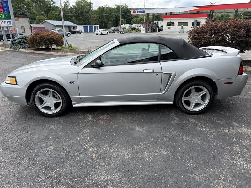 2000 Ford Mustang GT   - Photo 1 - Tamaqua, PA 18252